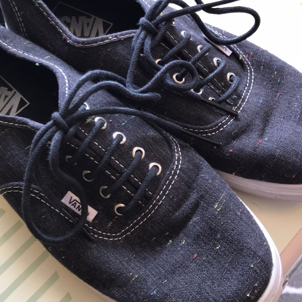 Vans - Picture 4 of 6